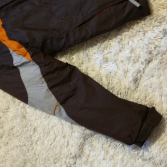 Columbia youth size 14/16 quilted winter coat with zip pockets,adjustable wrists - Picture 6 of 16